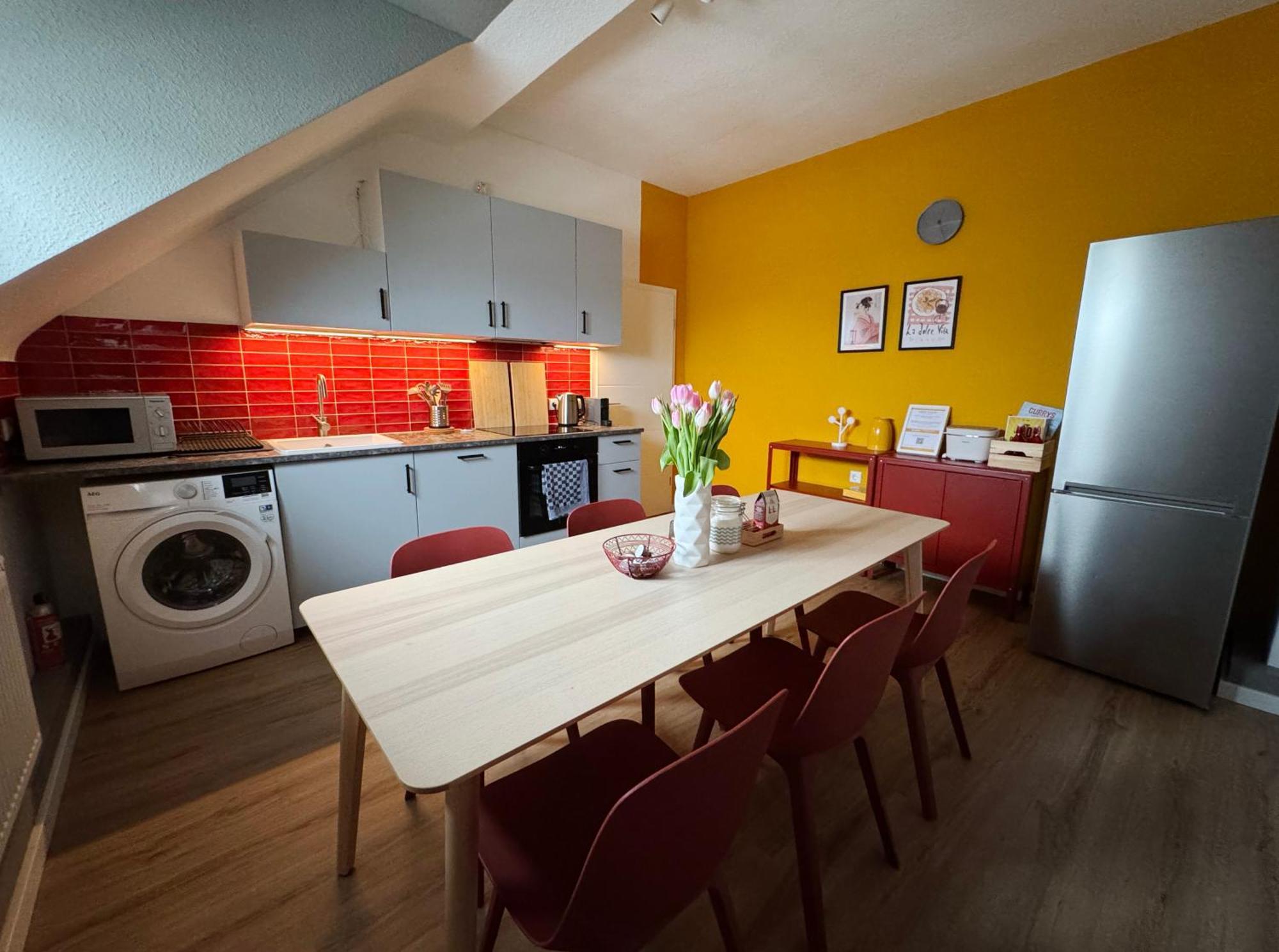 Apartmán Big Flat With Fresh Renovation, Free Parking, Sonyps, Netflix Duisburg Exteriér fotografie